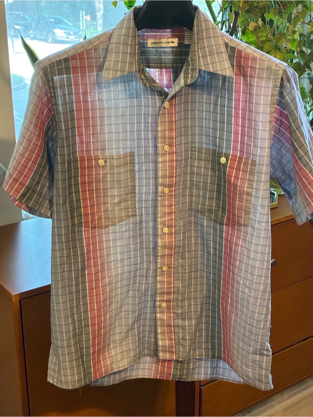 Vintage Pierre Cardin Men's Short-Sleeve Plaid Button-Up Shirt in Grey and Red